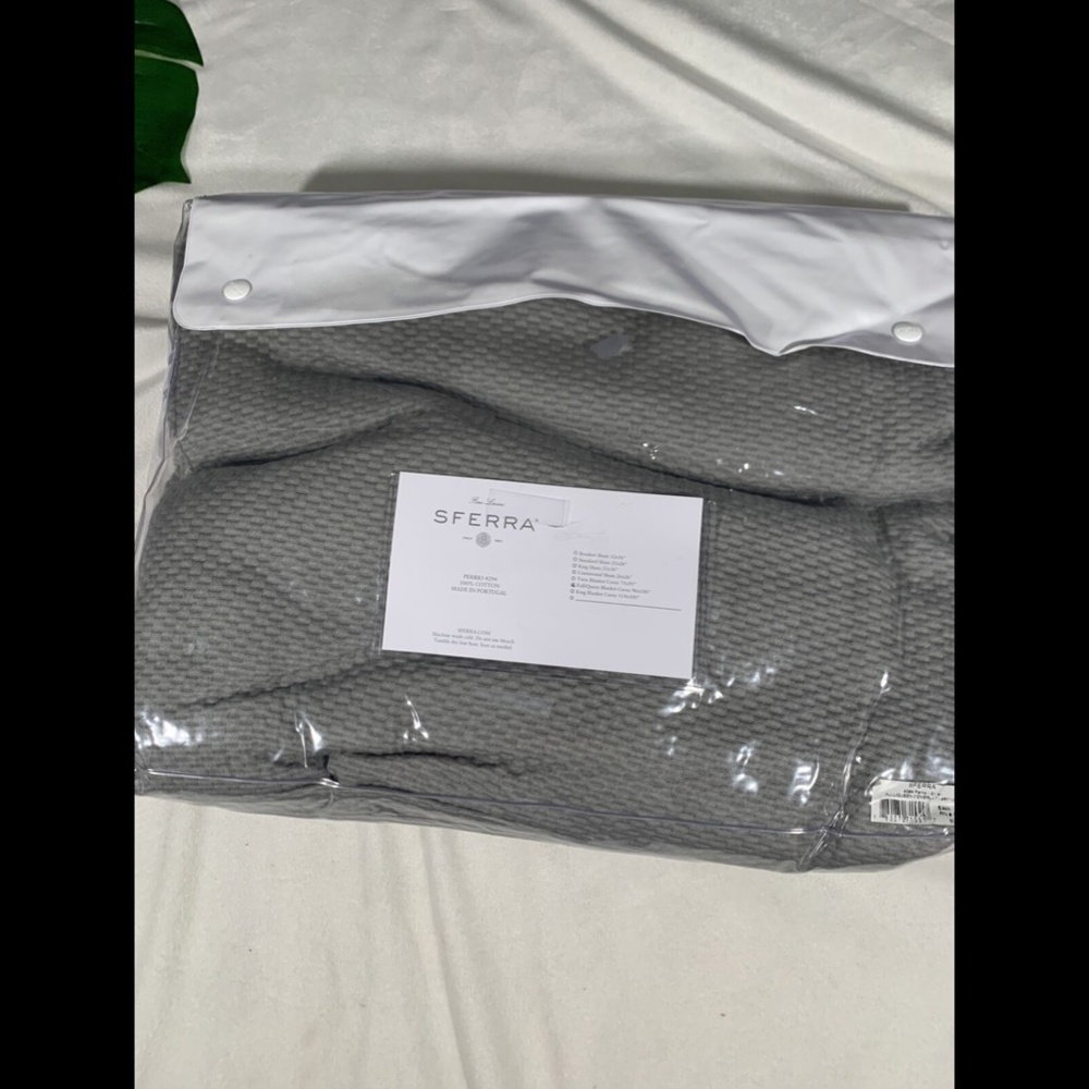 EUC SFERRA Perrio Full/Queen Coverlet‎ Blanket in Silver Grey --DEFECTS-- - Picture 2 of 12